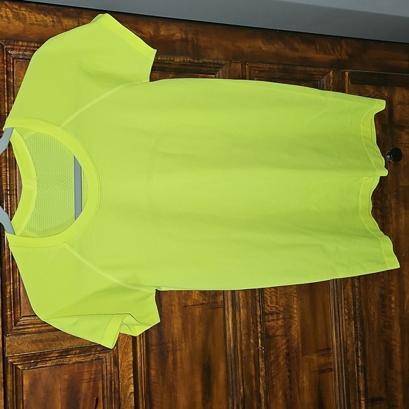 Lululemon Womens Neon Highlighter Yellow Swiftly Tech Sz 8. Like New Condition - Picture 1 of 7
